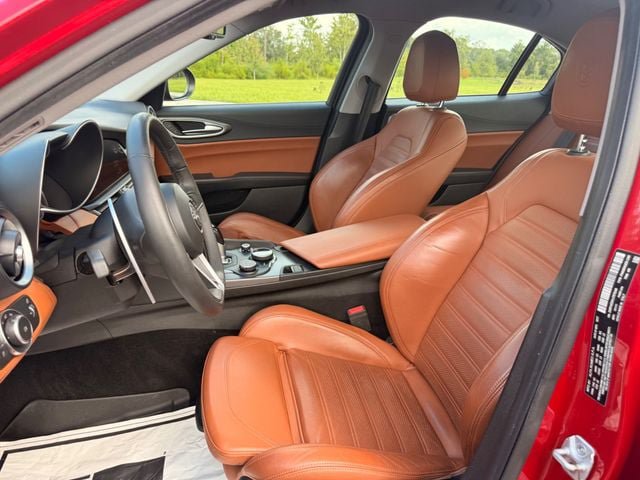 Used 2018 Alfa Romeo Giulia Ti Sport w/ Quick Order Package 22S Sport AWD/4WD image 10