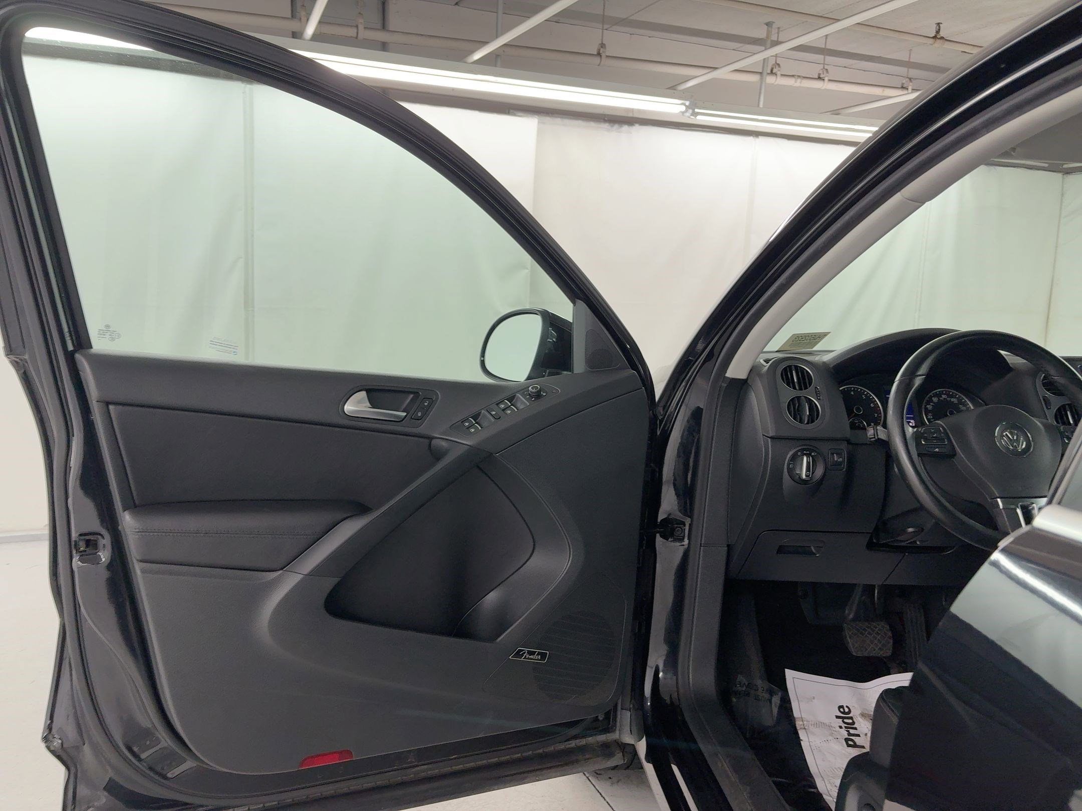 Used 2017 Volkswagen Tiguan SEL image 5