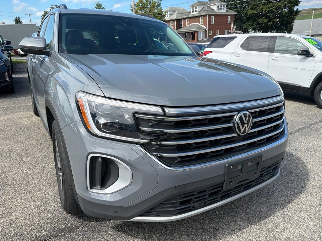 Used 2025 Volkswagen Atlas SE