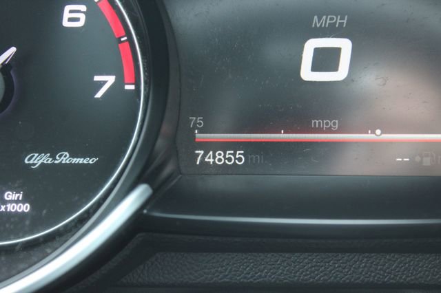 Used 2017 Alfa Romeo Giulia Sprint w/ Cold Weather Package image 26