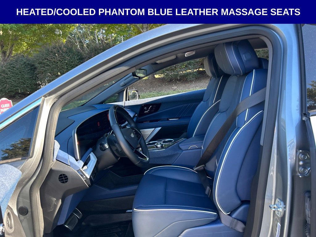 Used 2025 Cadillac Optiq Luxury 2 w/ LPO, Floor Liner Package AWD/4WD image 5
