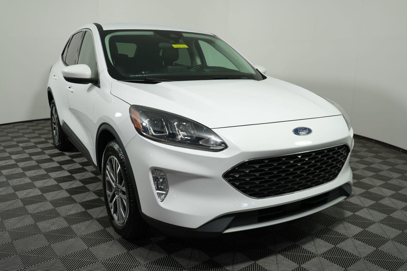 Used 2022 Ford Escape SEL AWD/4WD image 3