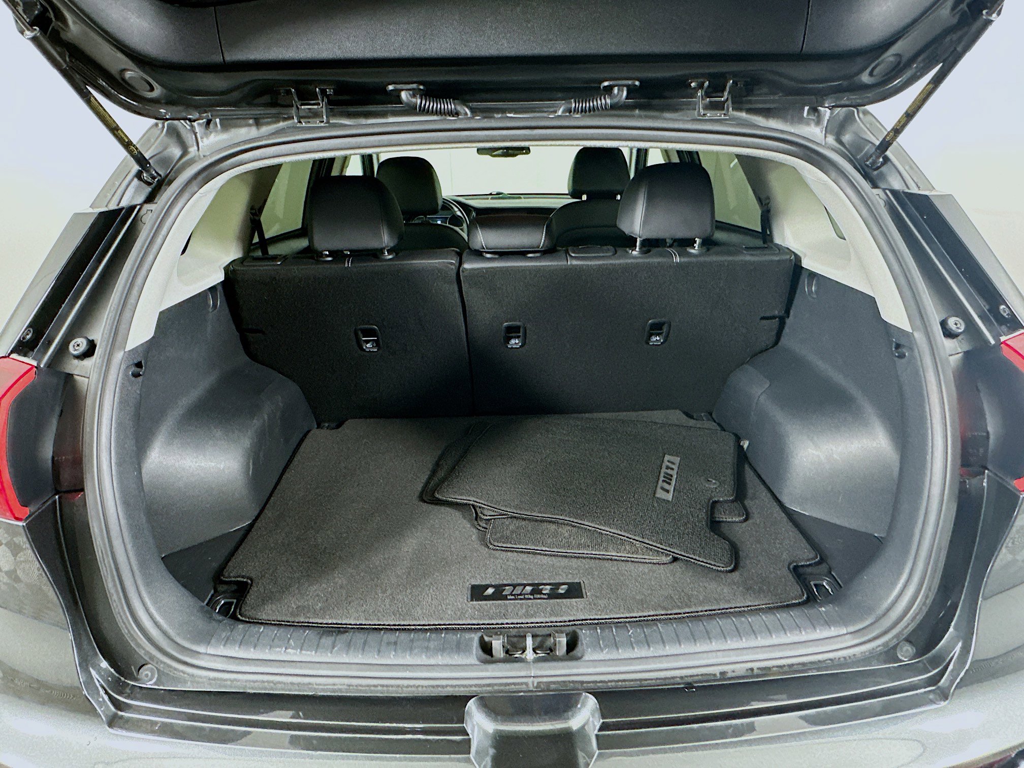 Used 2022 Kia Niro EX image 27