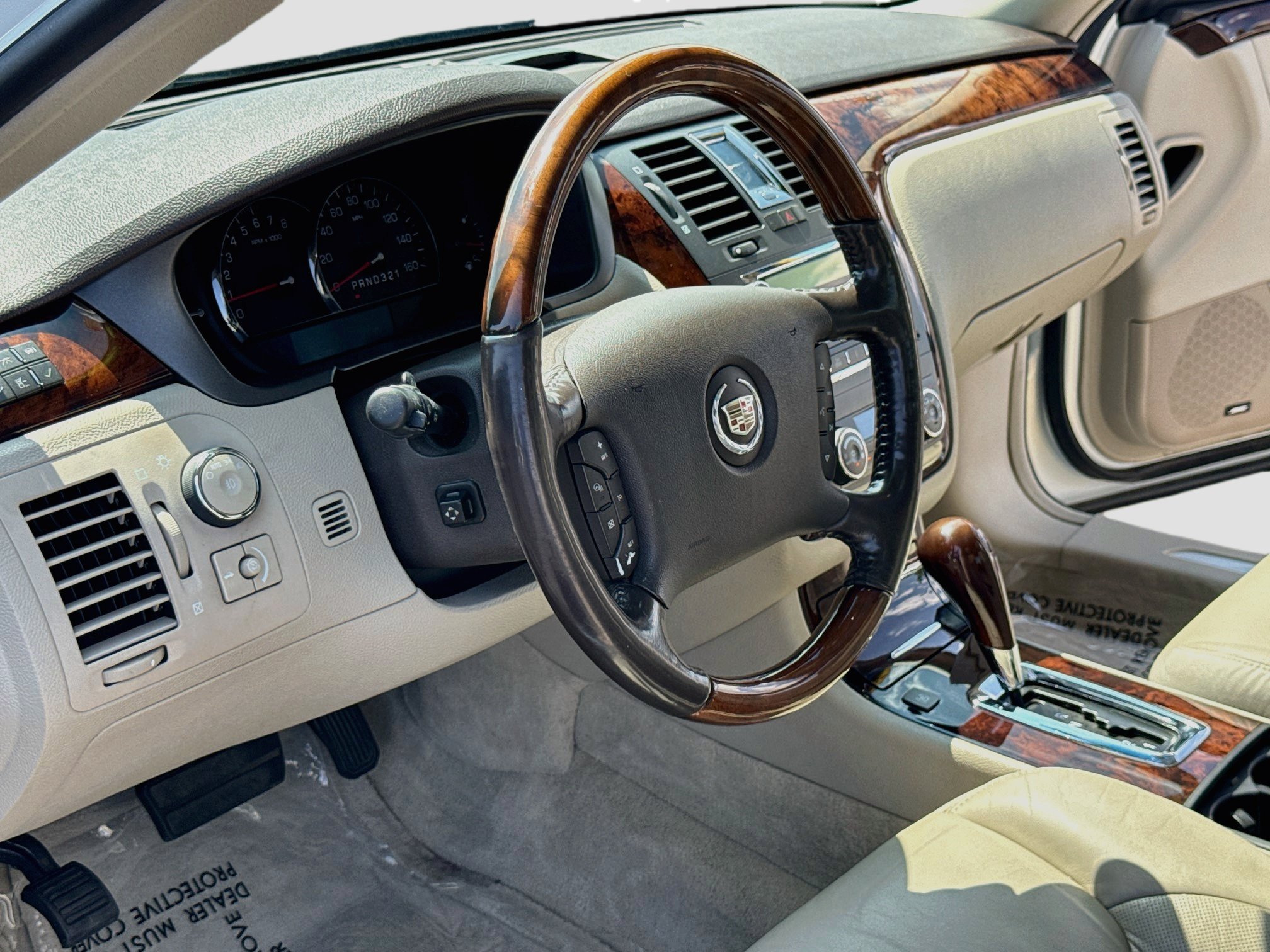 Used 2007 Cadillac DTS Luxury II FWD image 4