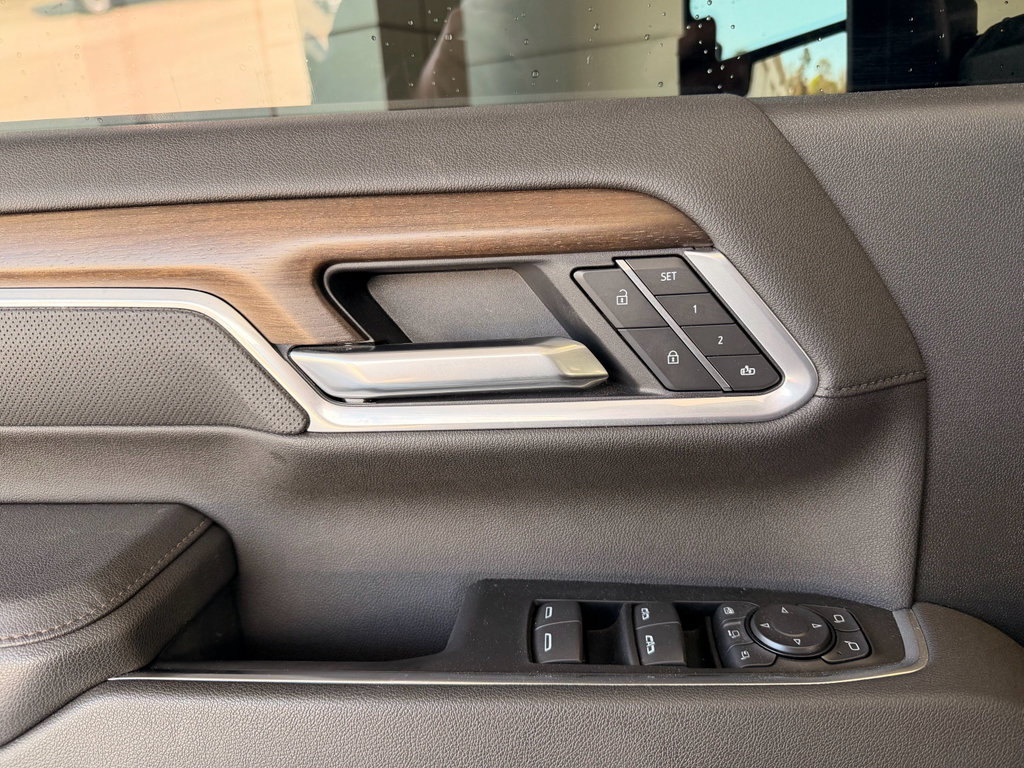 Used 2026 Chevrolet Silverado 2500 High Country w/ Midnight Edition image 8