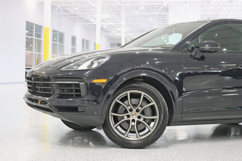 Used 2022 Porsche Cayenne S AWD/4WD image 2
