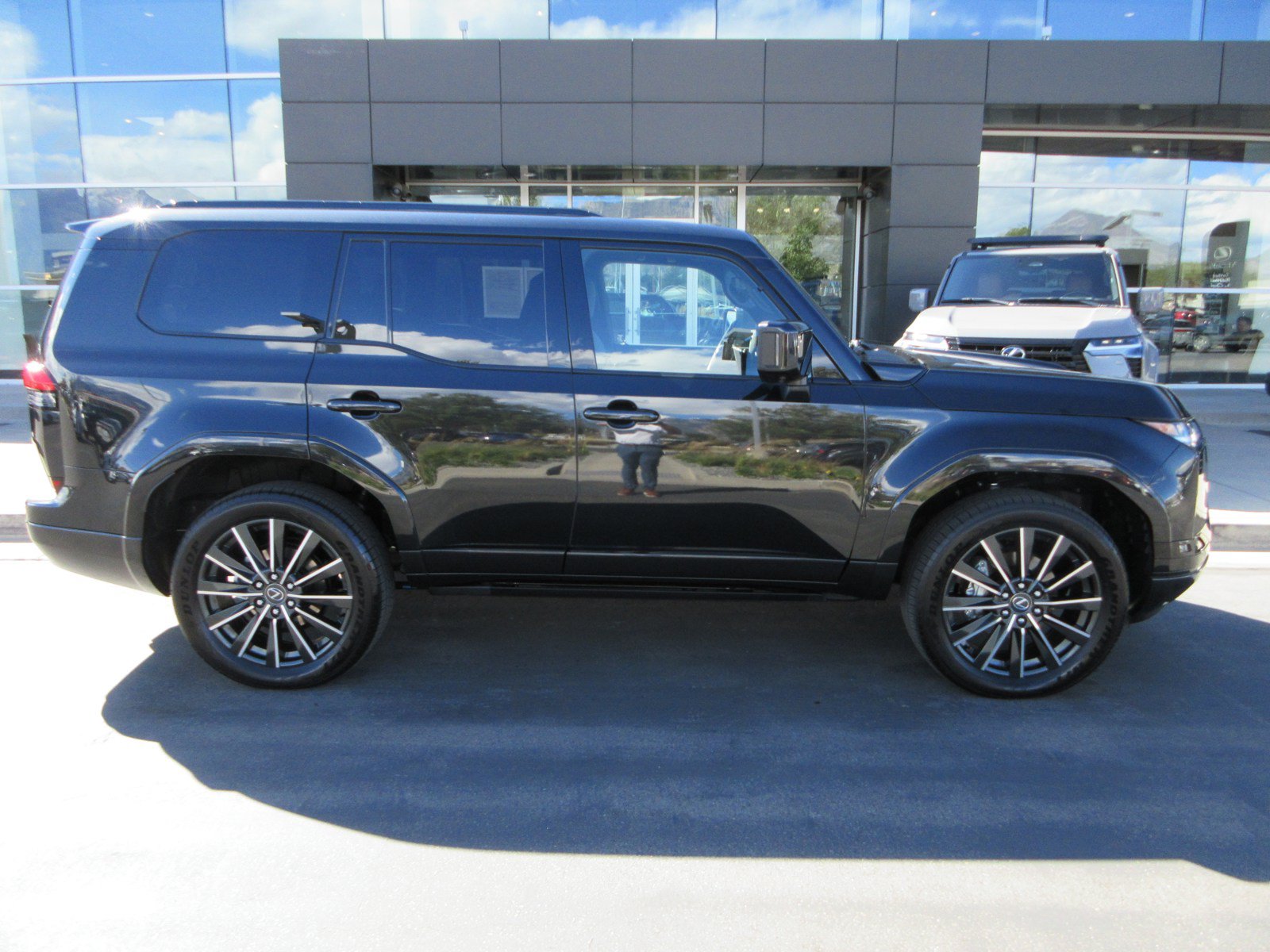 Used 2026 Lexus GX 550 w/ Cold Area Package AWD/4WD image 11