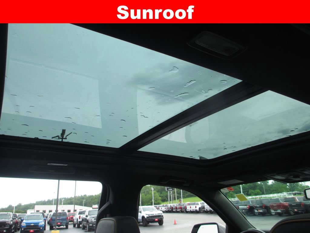 Used 2022 GMC Yukon AT4 AWD/4WD image 17