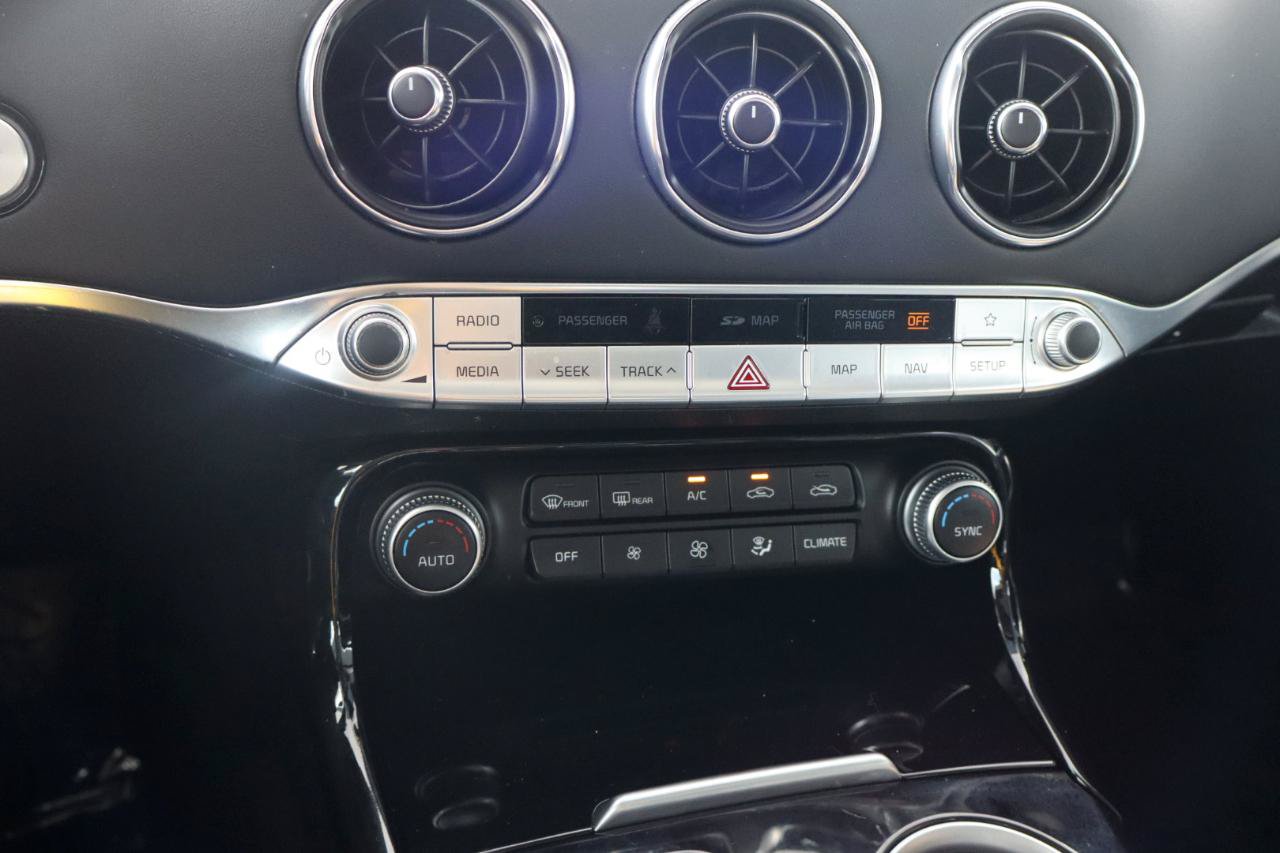 Used 2018 Kia Stinger Premium RWD image 20