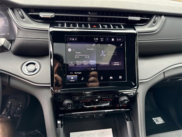 New 2025 Jeep Grand Cherokee L Laredo w/ Luxury Tech Group I image 21