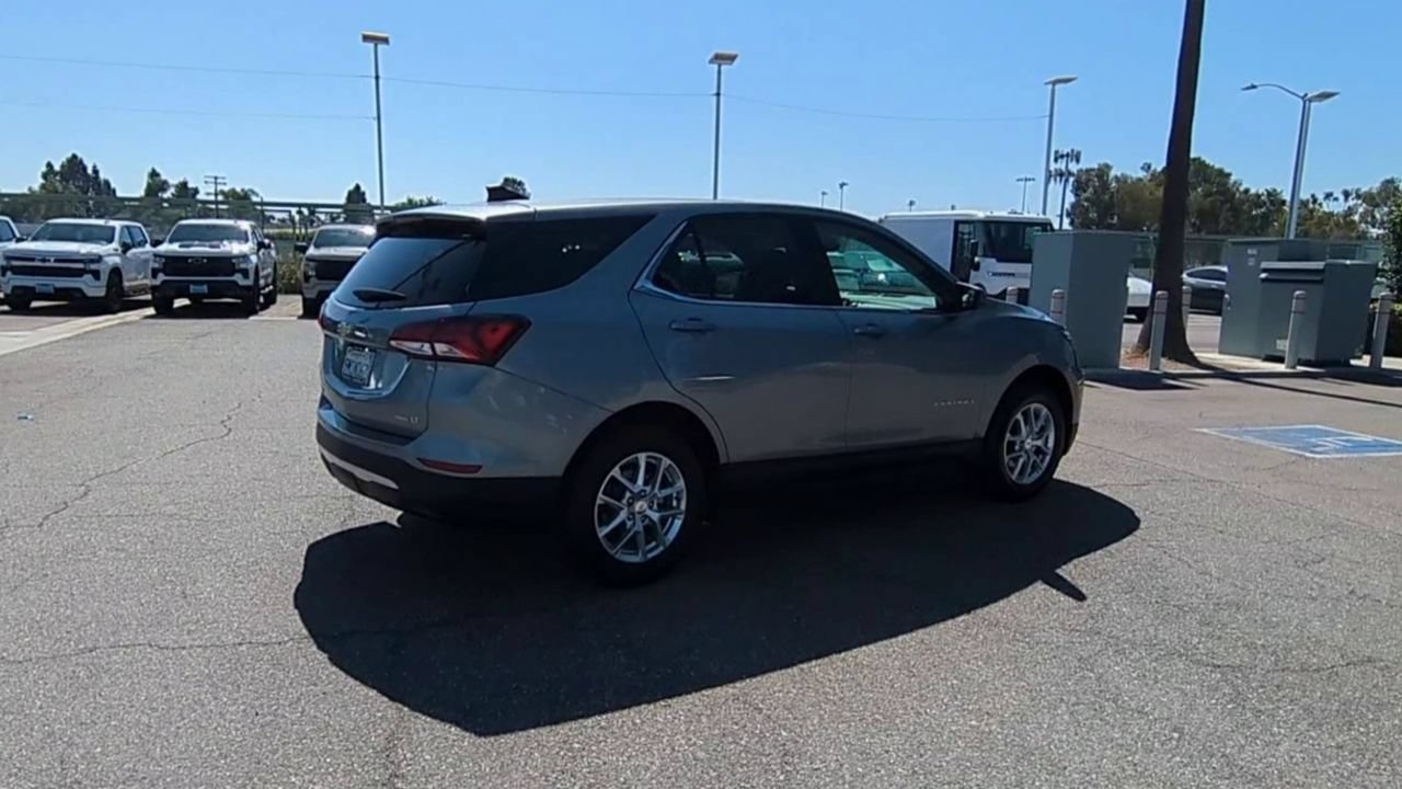 Used 2024 Chevrolet Equinox LT AWD/4WD image 8