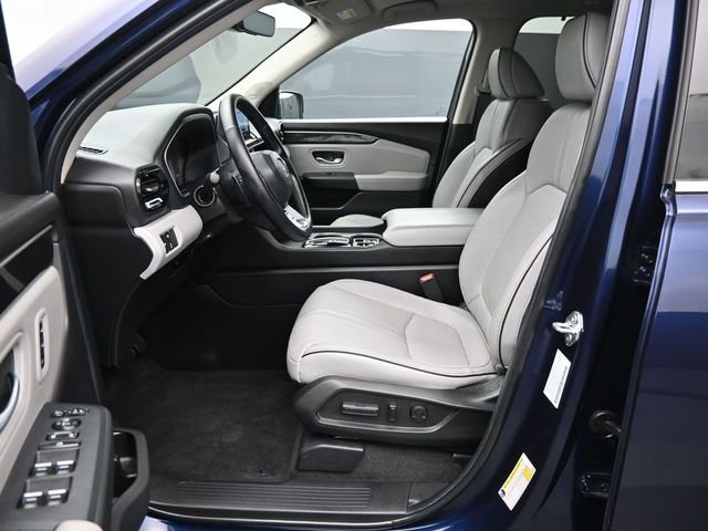 Used 2025 Honda Pilot Elite image 24
