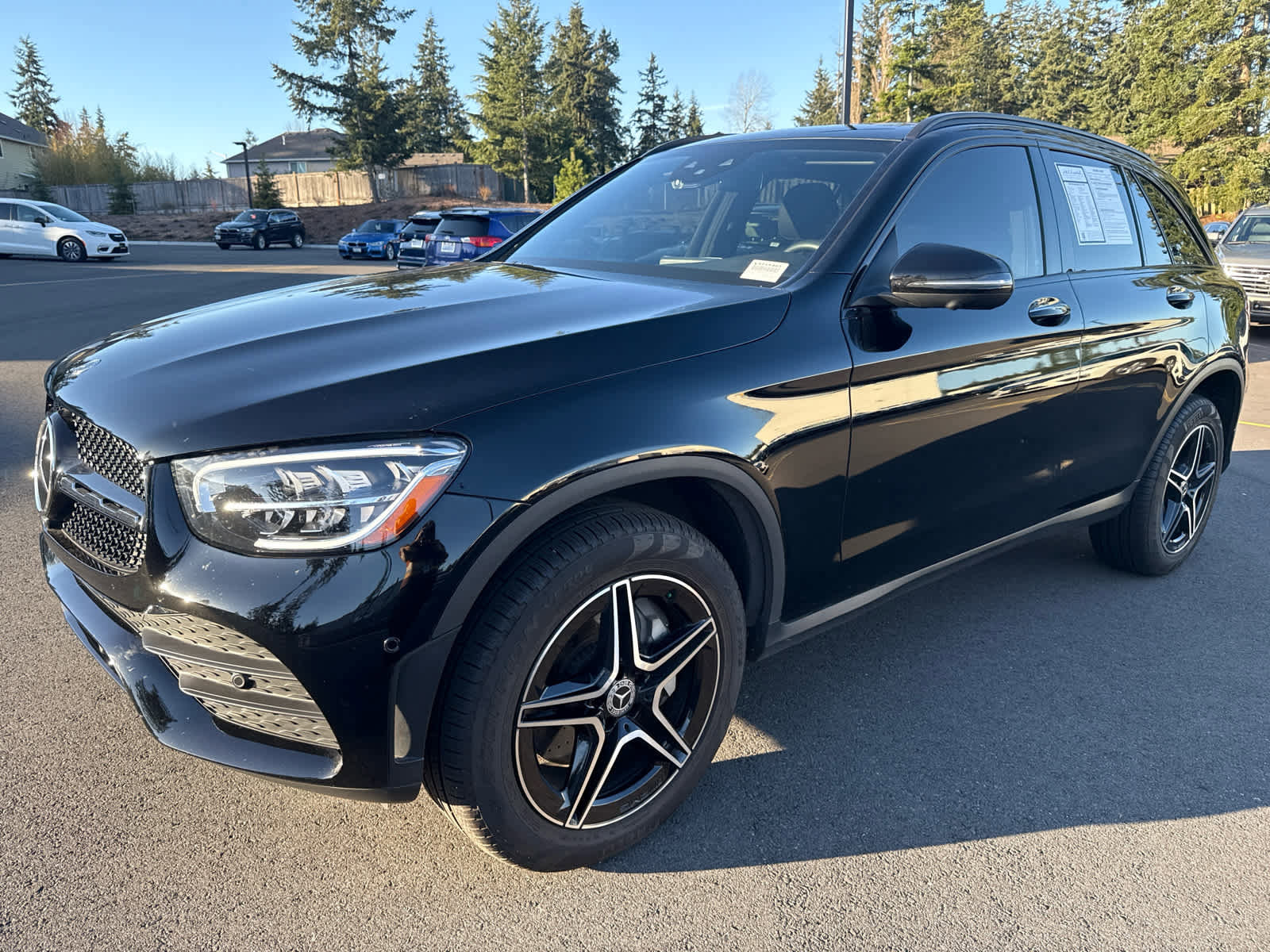 Used 2022 Mercedes-Benz GLC 300 4MATIC image 3