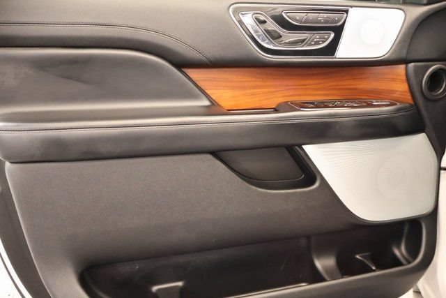 Used 2019 Lincoln Navigator Reserve w/ Cargo Package AWD/4WD image 10