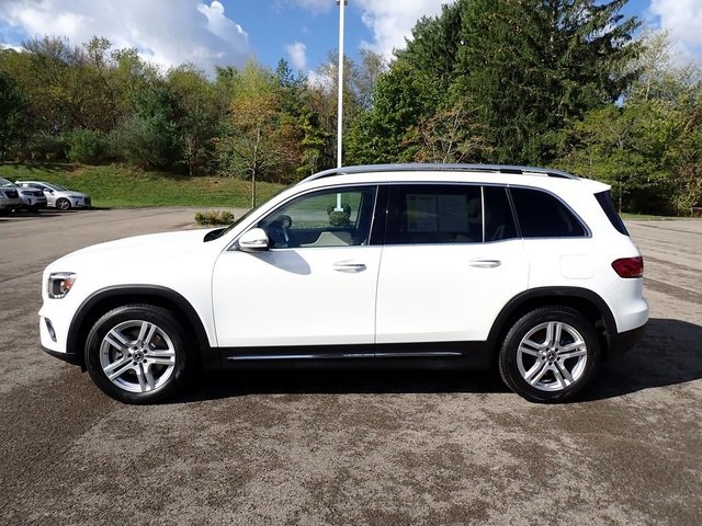 Used 2022 Mercedes-Benz GLB 250 4MATIC w/ Premium Package Lite image 2