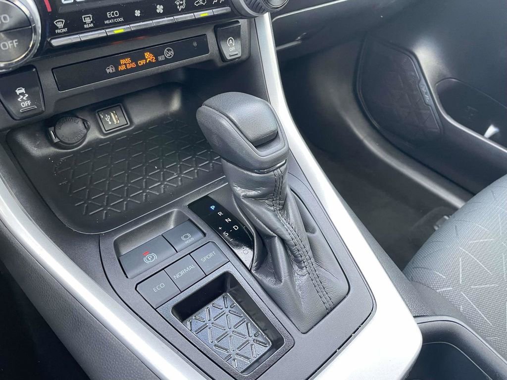 Used 2025 Toyota RAV4 XLE w/ Convenience Package FWD image 44