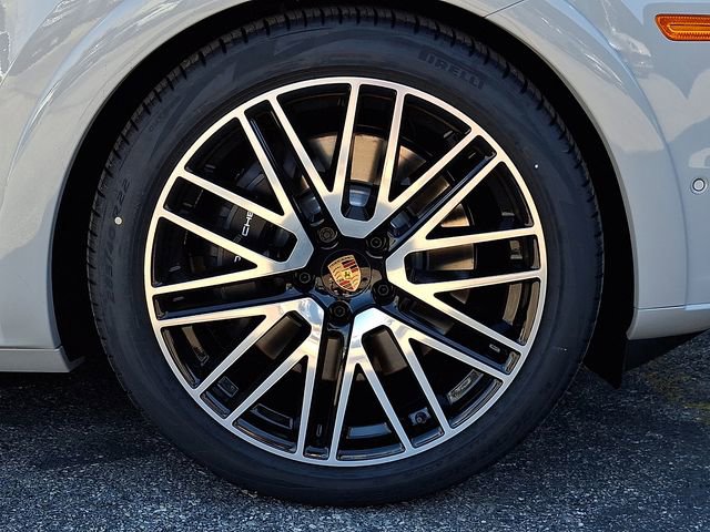New 2026 Porsche Cayenne E-Hybrid Coupe AWD/4WD image 12
