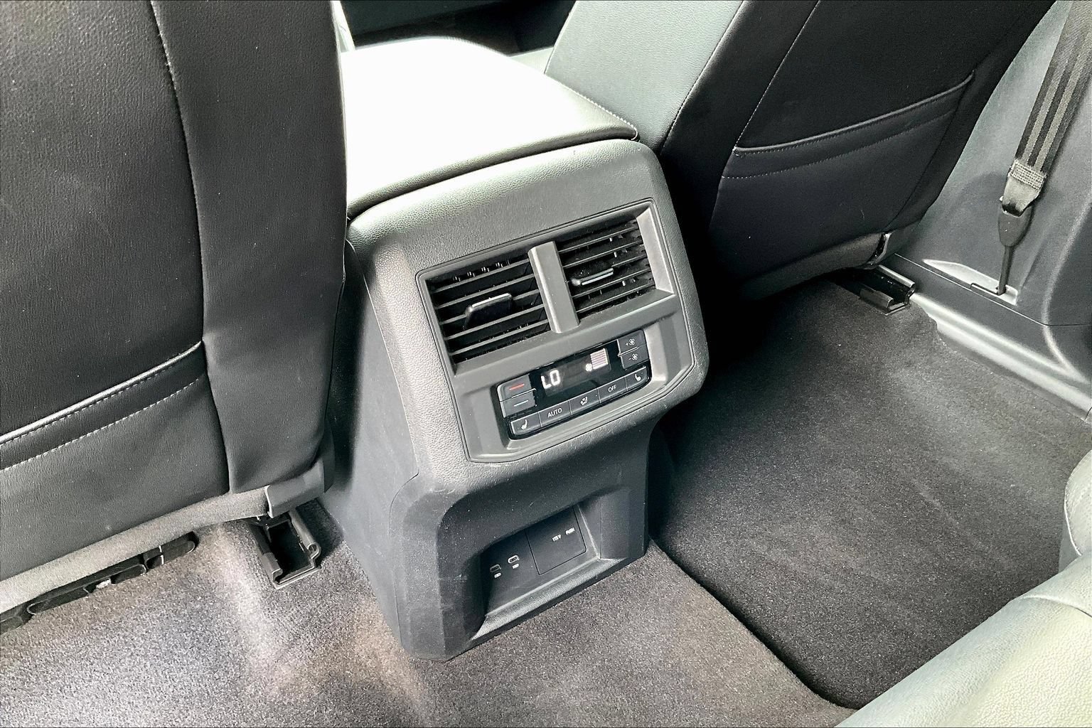 Used 2021 Volkswagen Atlas SEL Premium AWD/4WD image 9