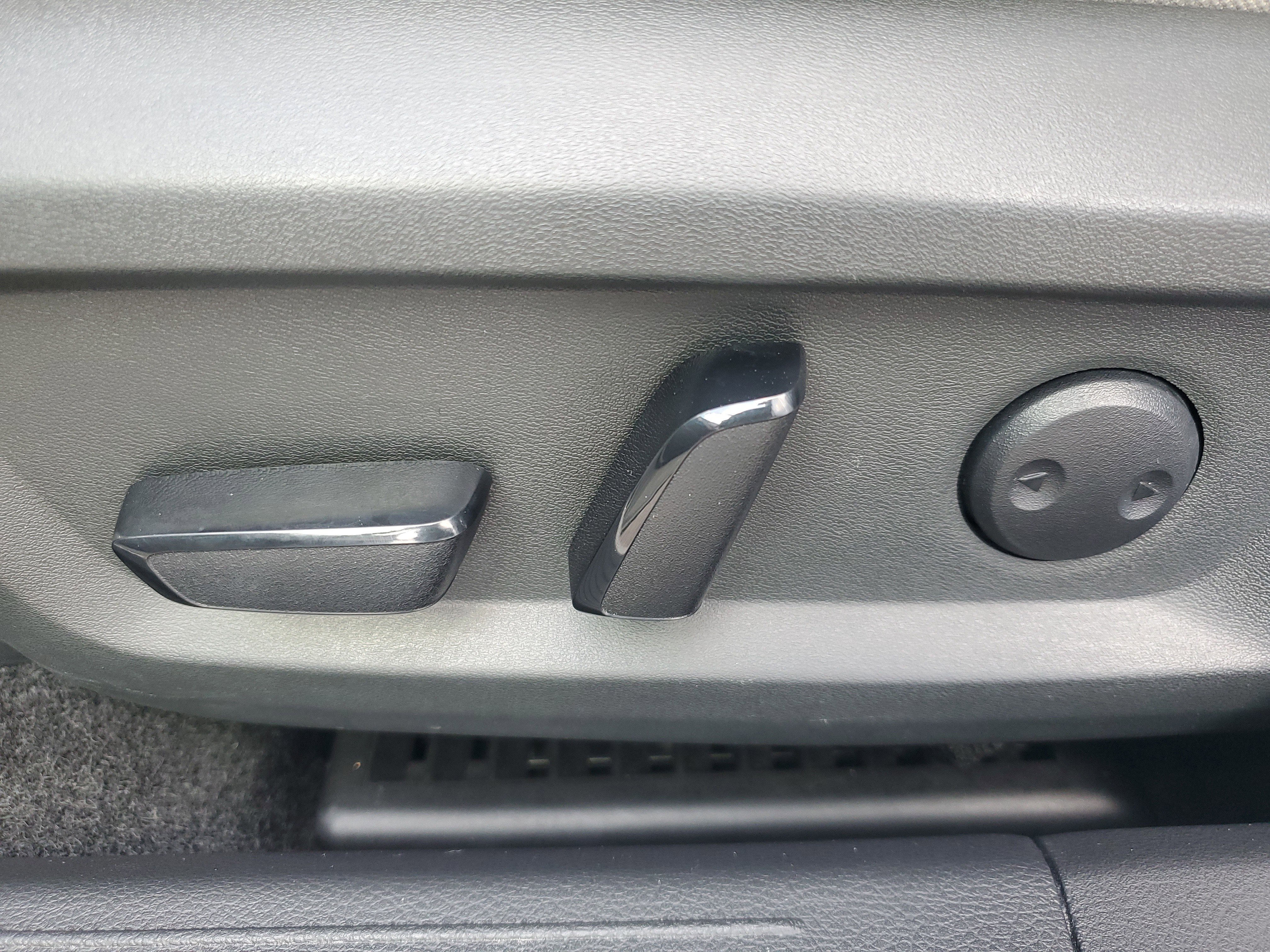 Certified 2022 Nissan Rogue SV w/ SV Premium Package image 11