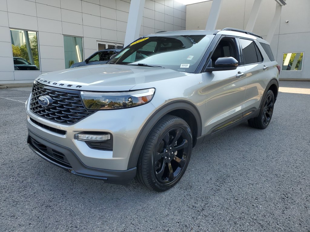 Used 2023 Ford Explorer ST-Line w/ Class IV Trailer Tow Package AWD/4WD image 2