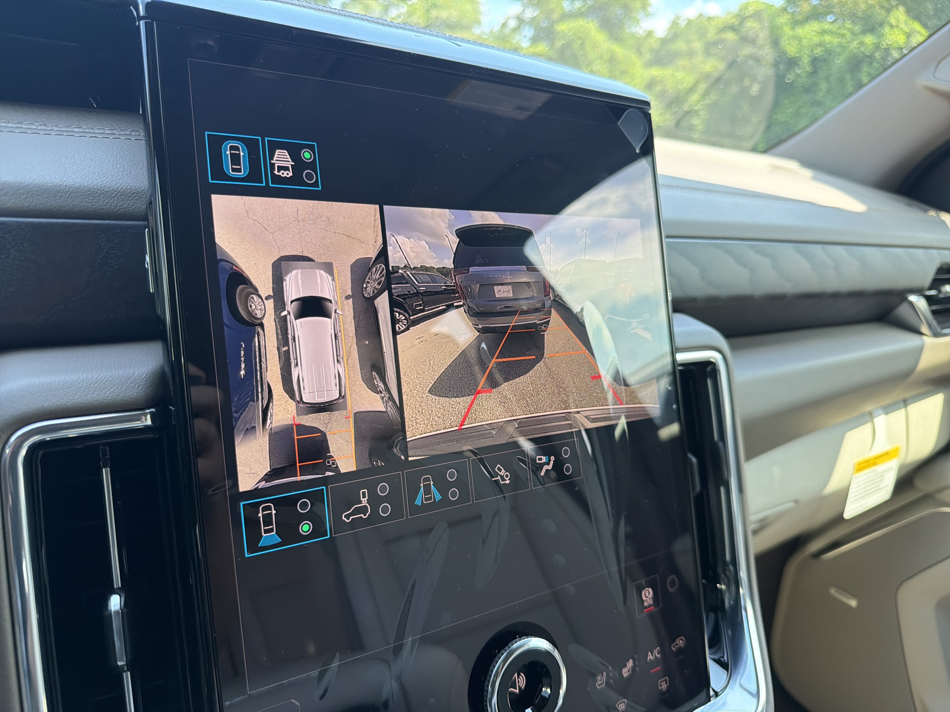 New 2026 GMC Yukon Denali w/ Advanced Technology Package AWD/4WD image 27