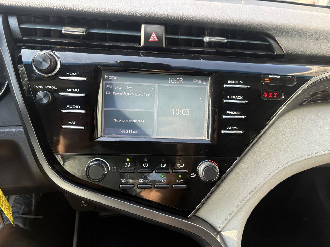 Used 2019 Toyota Camry LE FWD image 14