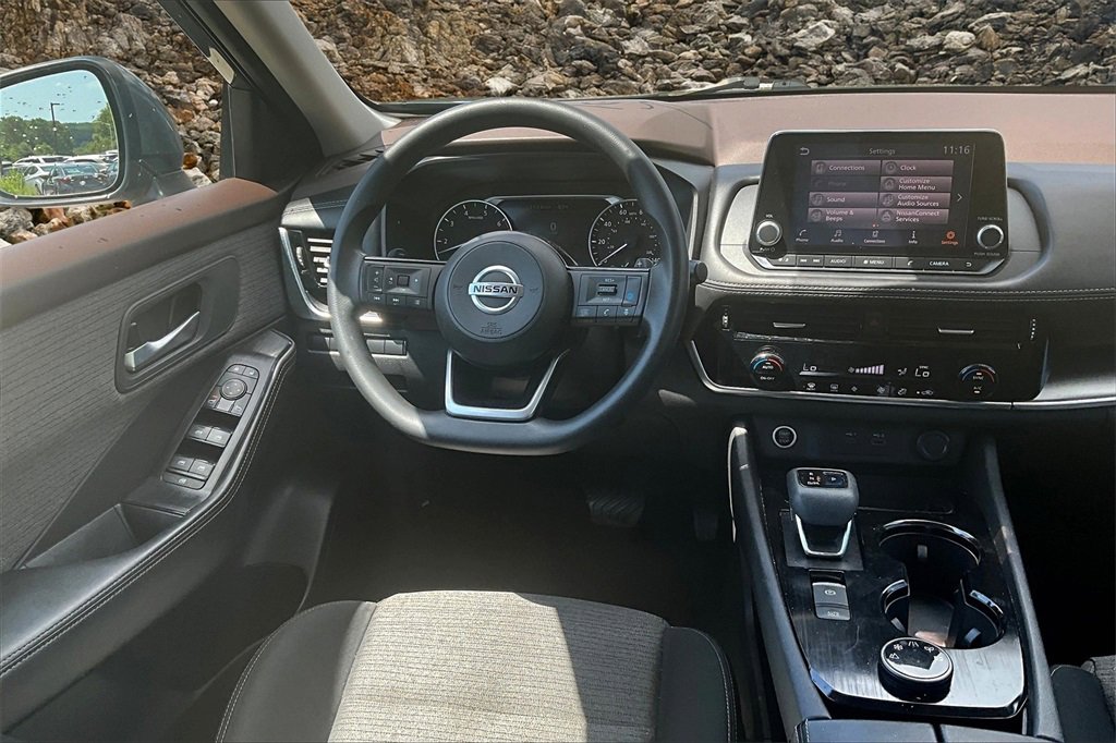 Used 2021 Nissan Rogue SV image 5