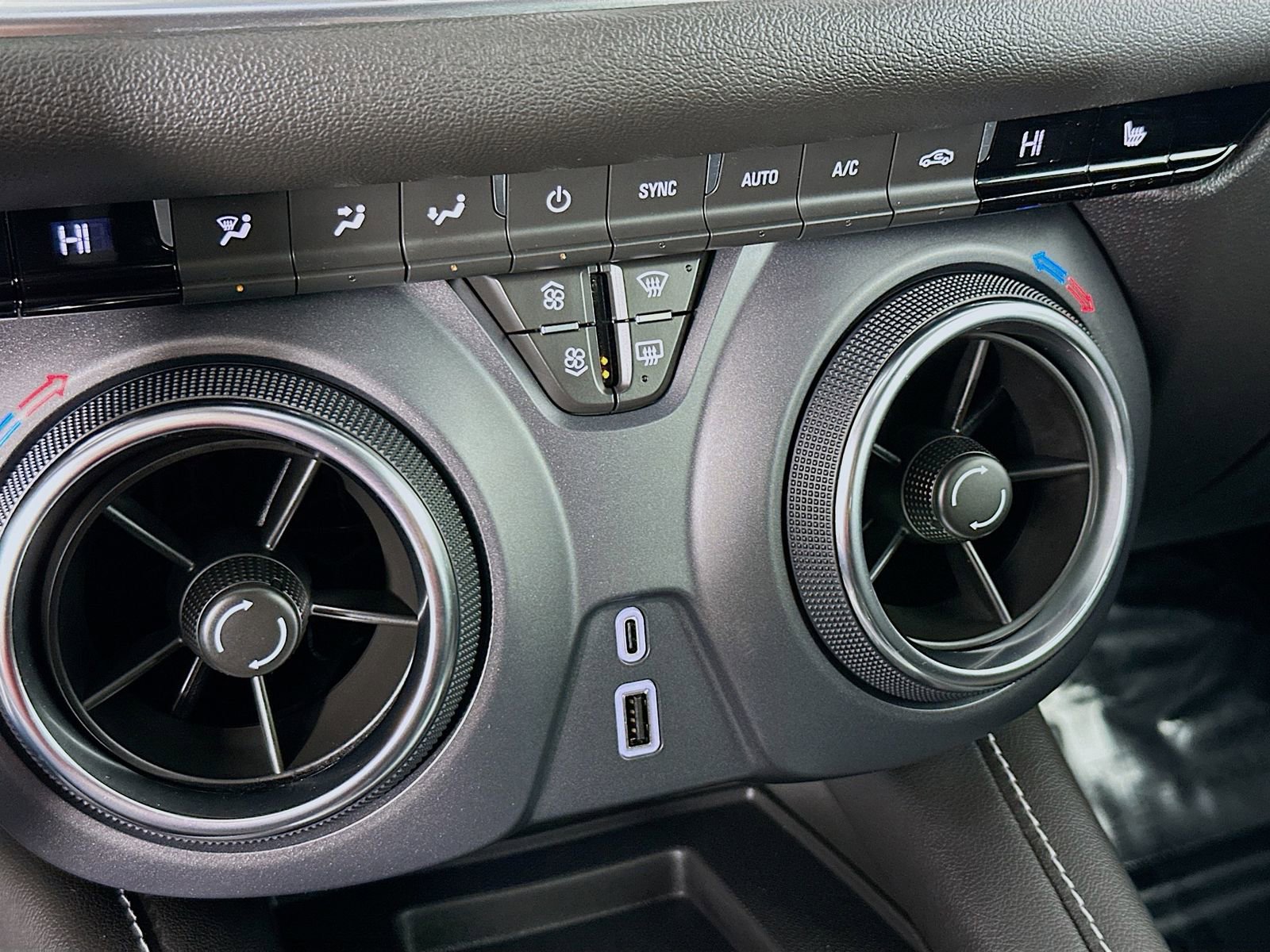 New 2024 Chevrolet Blazer LT w/ LPO, Black Sport Package image 15