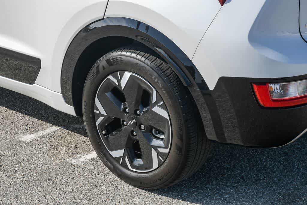 Used 2024 Kia Niro Wind FWD image 12