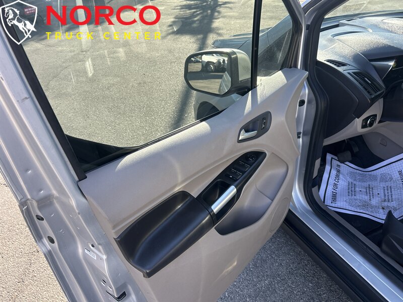 Used 2015 Ford Transit Connect Titanium FWD image 13