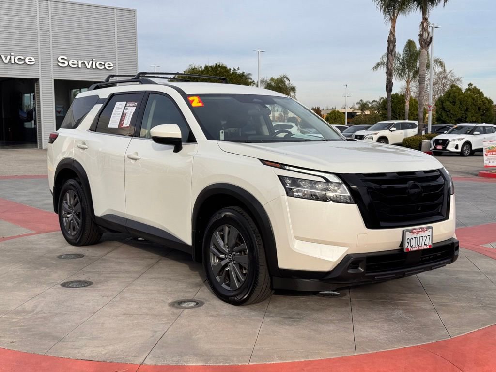 Certified 2022 Nissan Pathfinder SV w/ SV Black Package image 2