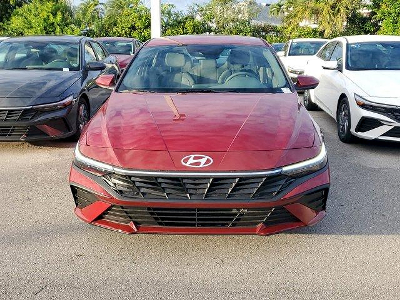 New 2025 Hyundai Elantra SE FWD image 2