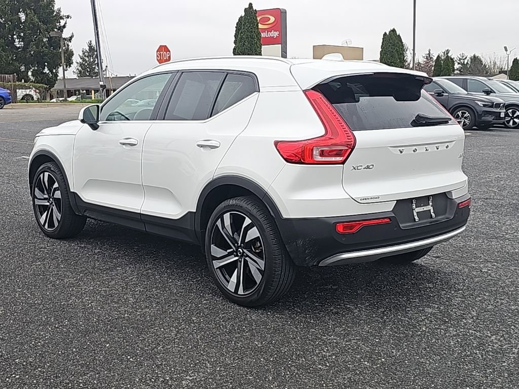 Certified 2023 Volvo XC40 B5 Plus w/ Protection Package Premier image 14