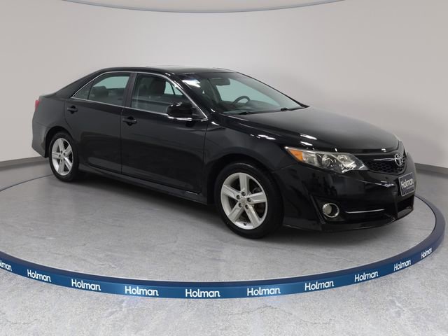 Used 2012 Toyota Camry SE w/ Leather Pkg FWD image 4