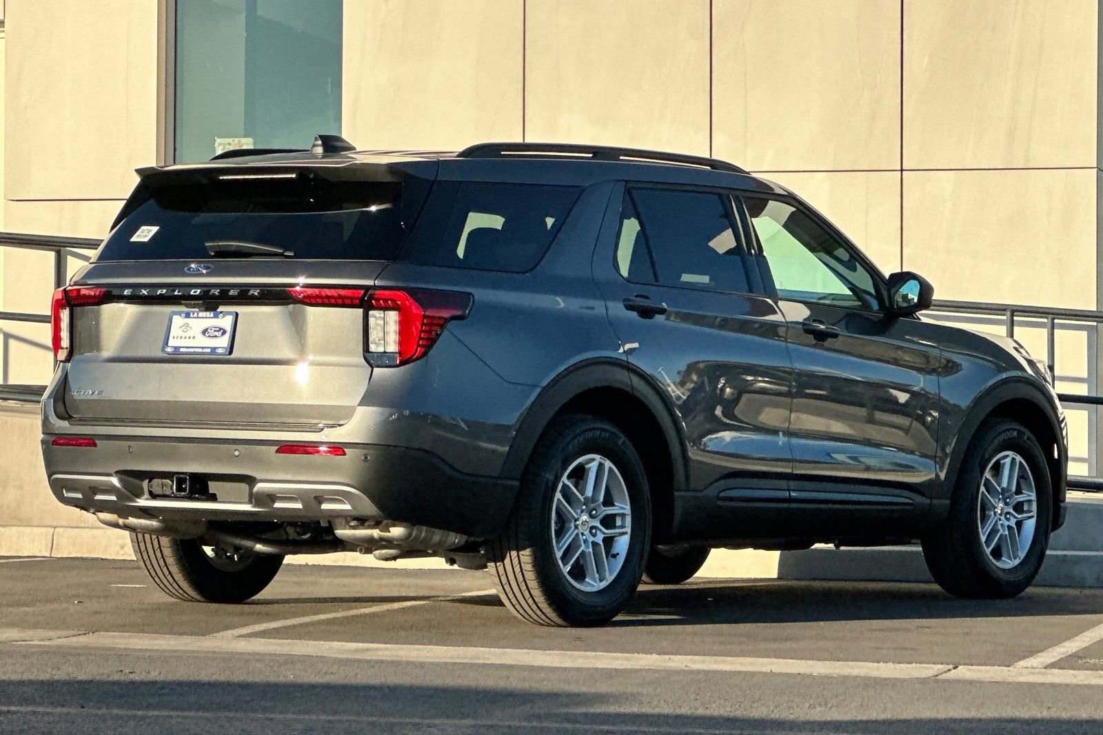 New 2026 Ford Explorer Active w/ Active Comfort Package image 3