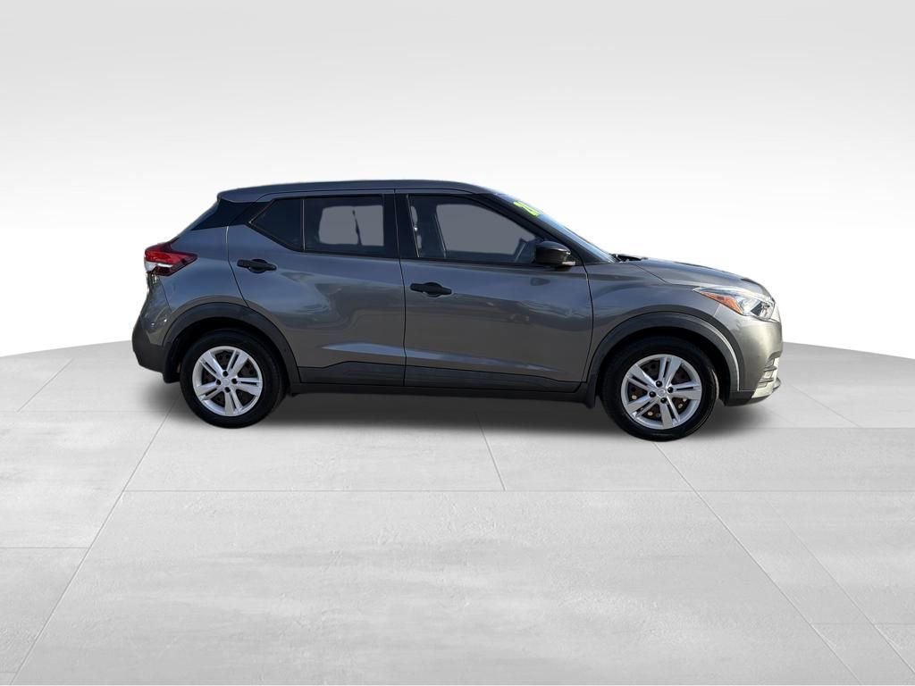 Used 2020 Nissan Kicks S image 8