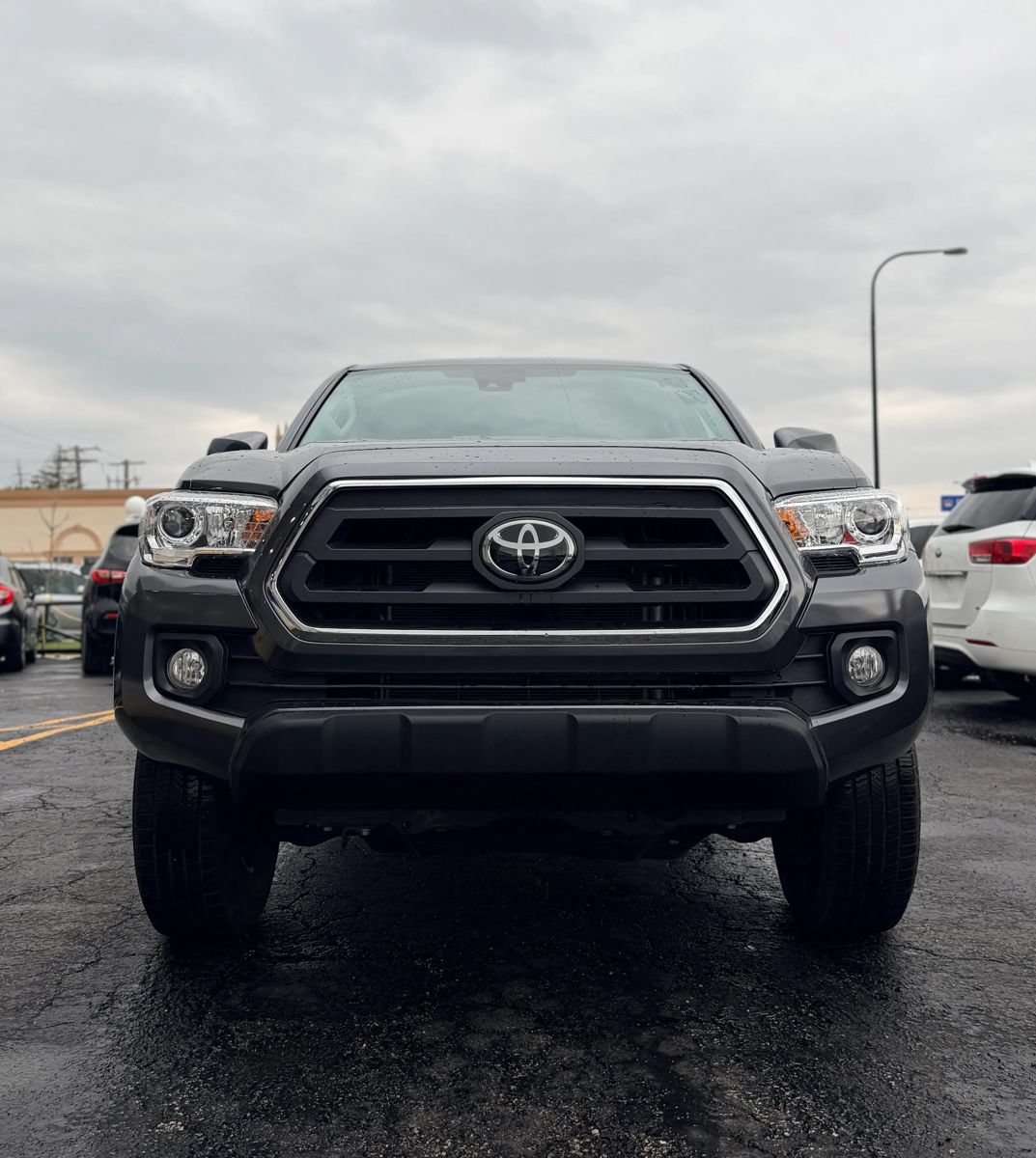 Used 2023 Toyota Tacoma SR5 RWD image 2