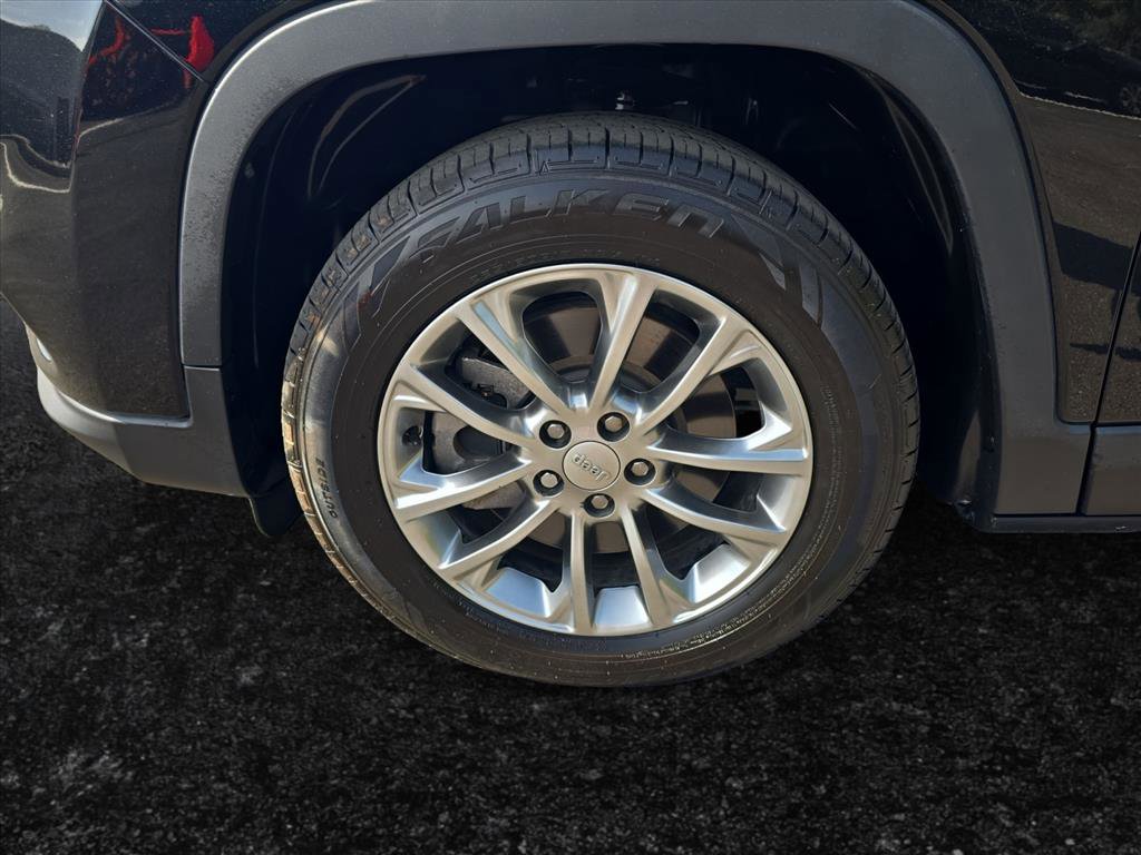 Used 2021 Jeep Cherokee Latitude Plus FWD image 9