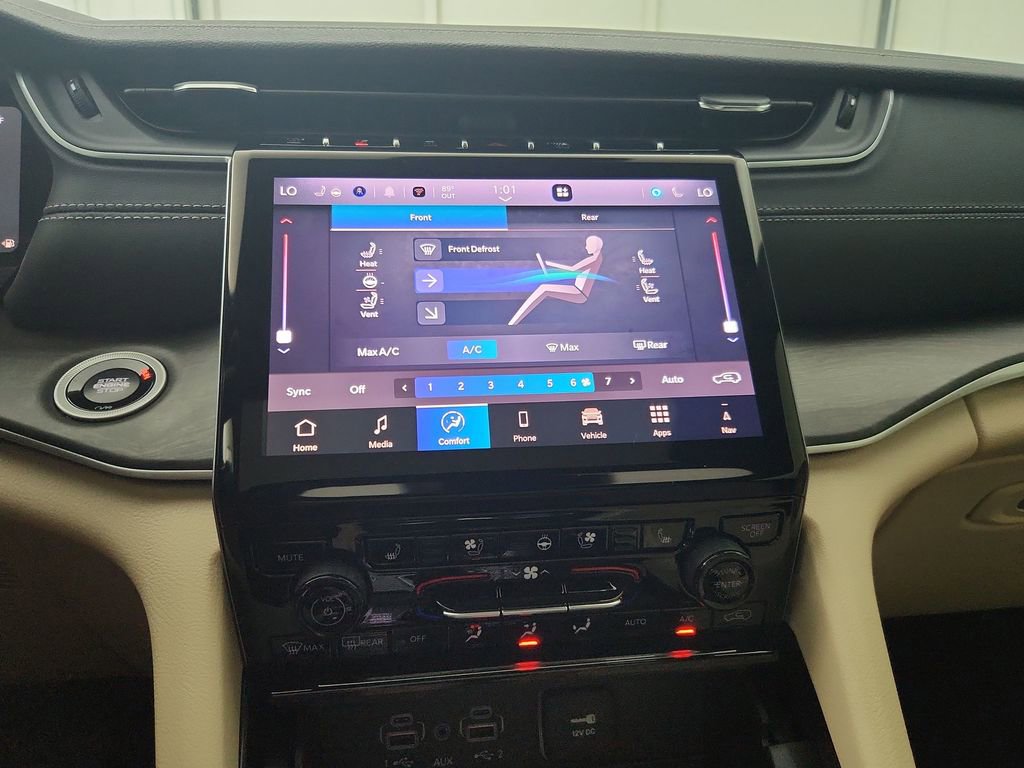 New 2025 Jeep Grand Cherokee L Limited w/ Luxury Tech Group II image 28