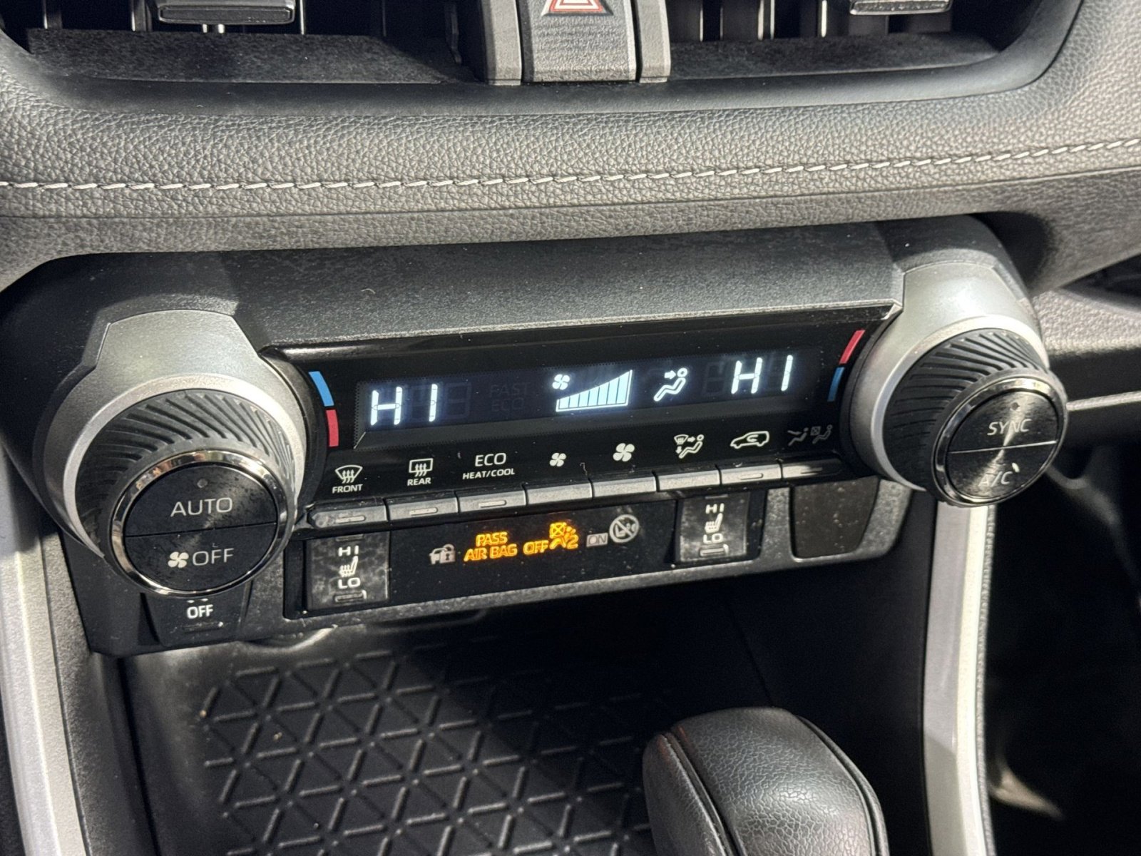 Used 2024 Toyota RAV4 XLE image 25