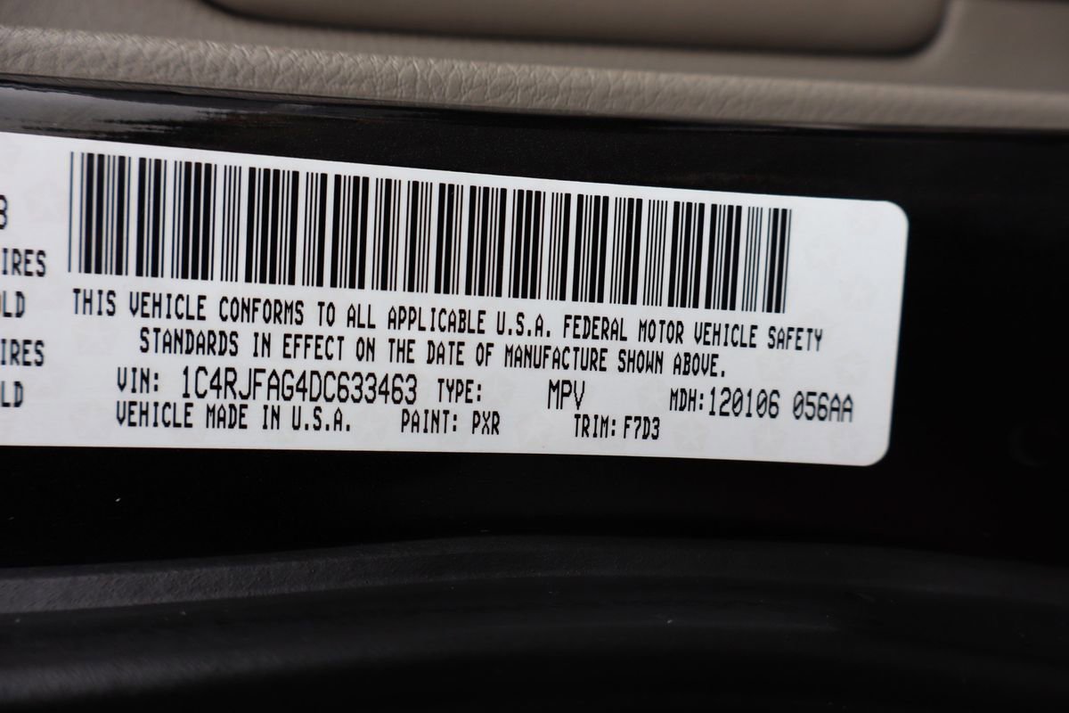 Used 2013 Jeep Grand Cherokee Laredo w/ Laredo E Group AWD/4WD image 44