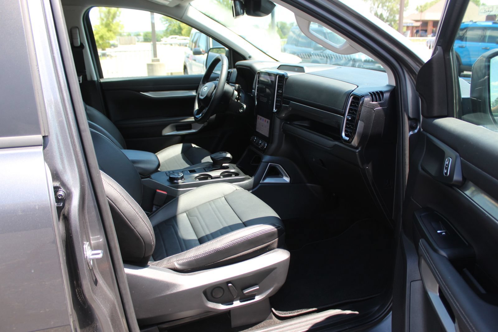 Used 2024 Ford Ranger Lariat w/ Advanced Towing Package AWD/4WD image 14