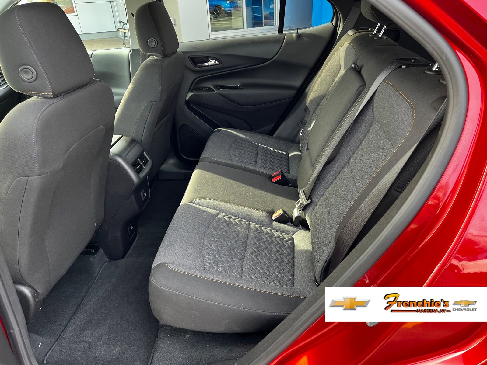 Used 2023 Chevrolet Equinox LT AWD/4WD image 8