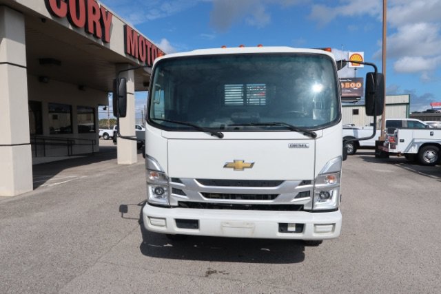 Used 2024 Chevrolet Low Cab Forward 5500XD RWD image 2