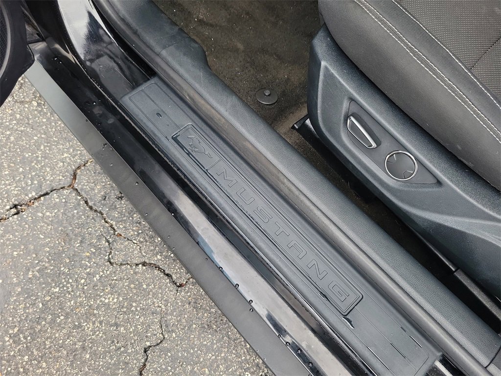 Used 2015 Ford Mustang Coupe w/ Equipment Group 051A image 10