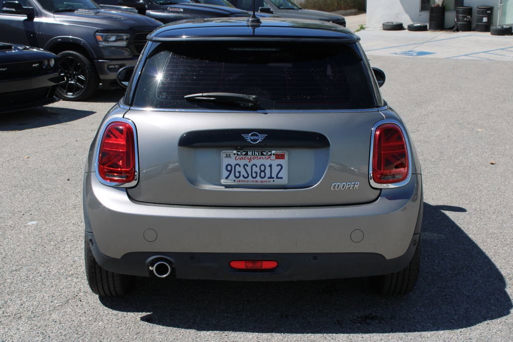 Used 2020 MINI Cooper 2-Door Hardtop FWD image 5