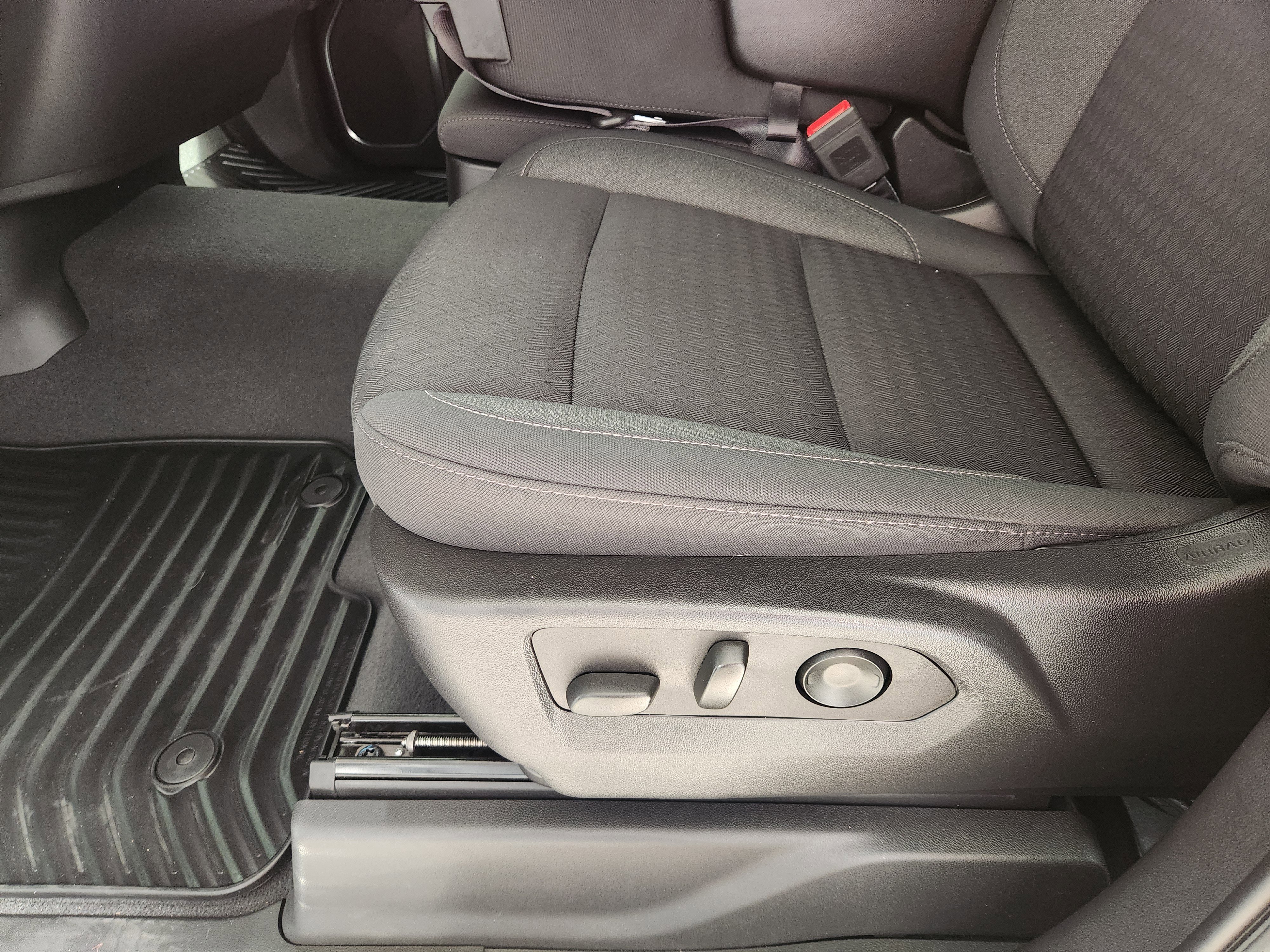 Used 2023 Chevrolet Silverado 1500 LT image 25