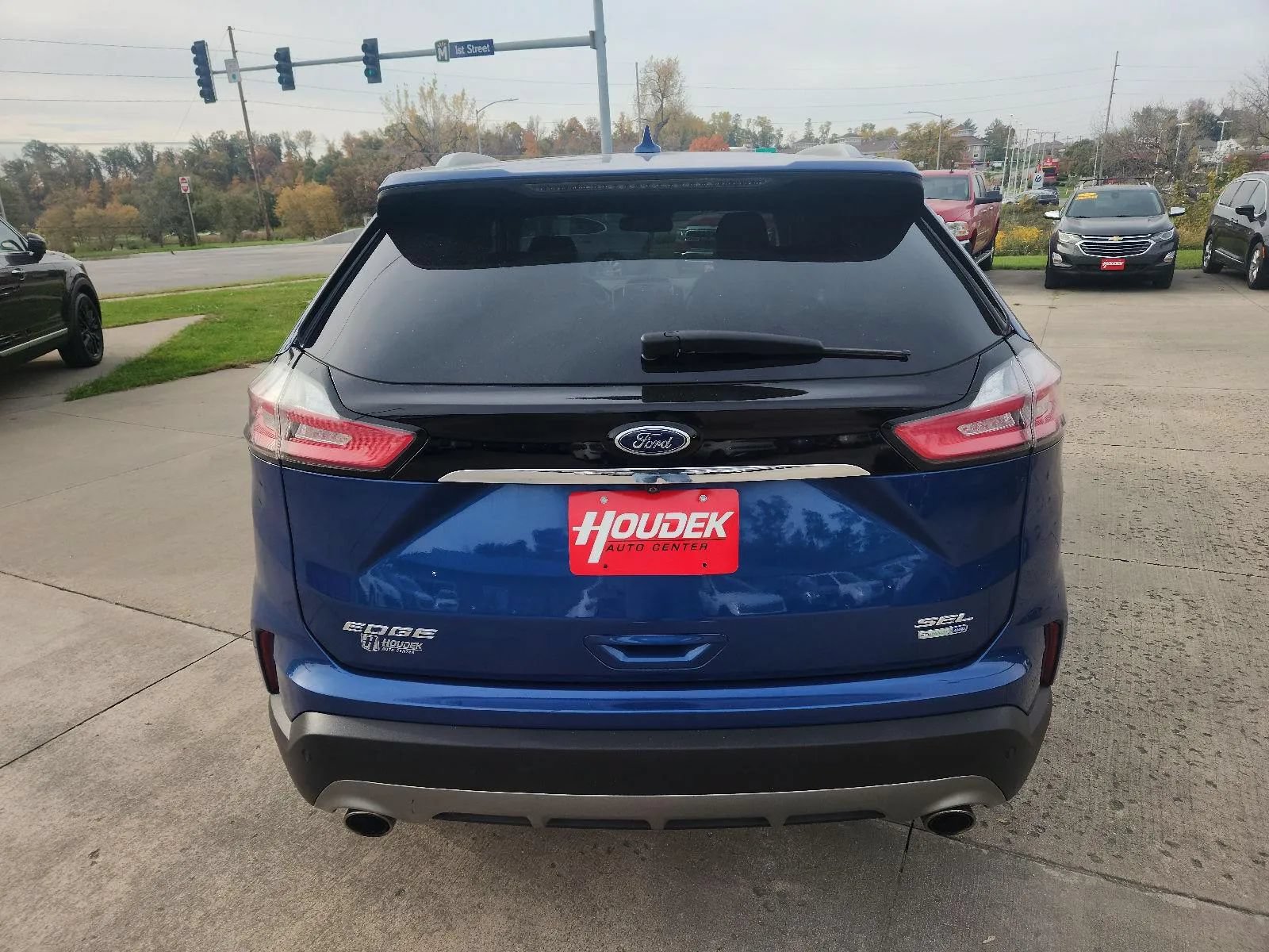 Used 2020 Ford Edge SEL w/ Cold Weather Package AWD/4WD image 4