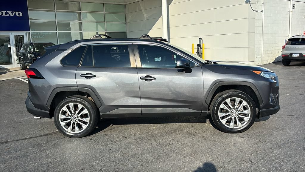 Used 2021 Toyota RAV4 XLE Premium FWD image 28