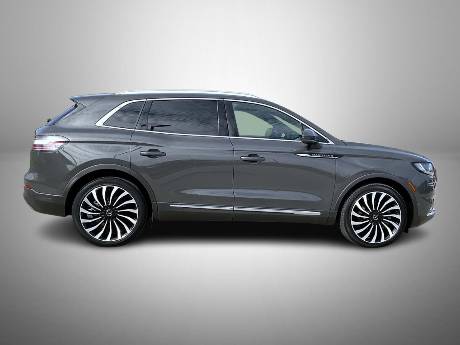Used 2022 Lincoln Nautilus Black Label AWD/4WD image 4